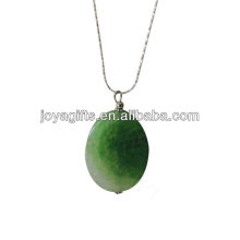Ожерелье из натурального зеленого овального агата с кулоном с серебряной цепочкой